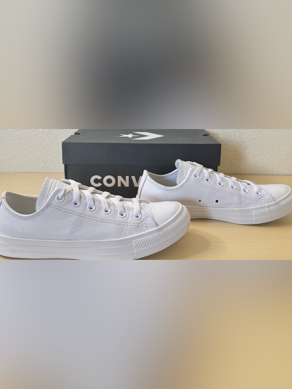 Converse Chuck Taylor All Star Low Top White Leather Sneakers W8/M6 CT OX Classi - Picture 2 of 10